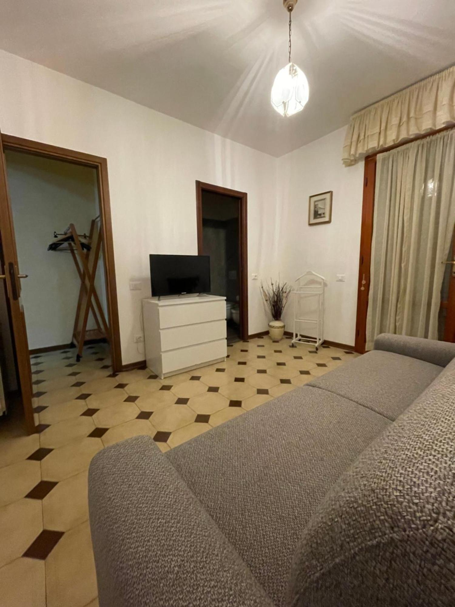 Villa Casa Ceragioli à Viareggio Extérieur photo